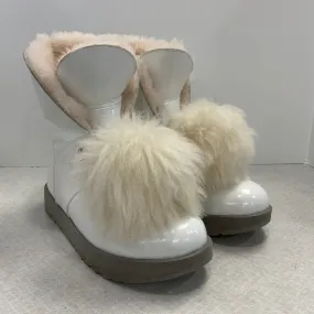 Boots Snow By Ugg In White, Size: 9