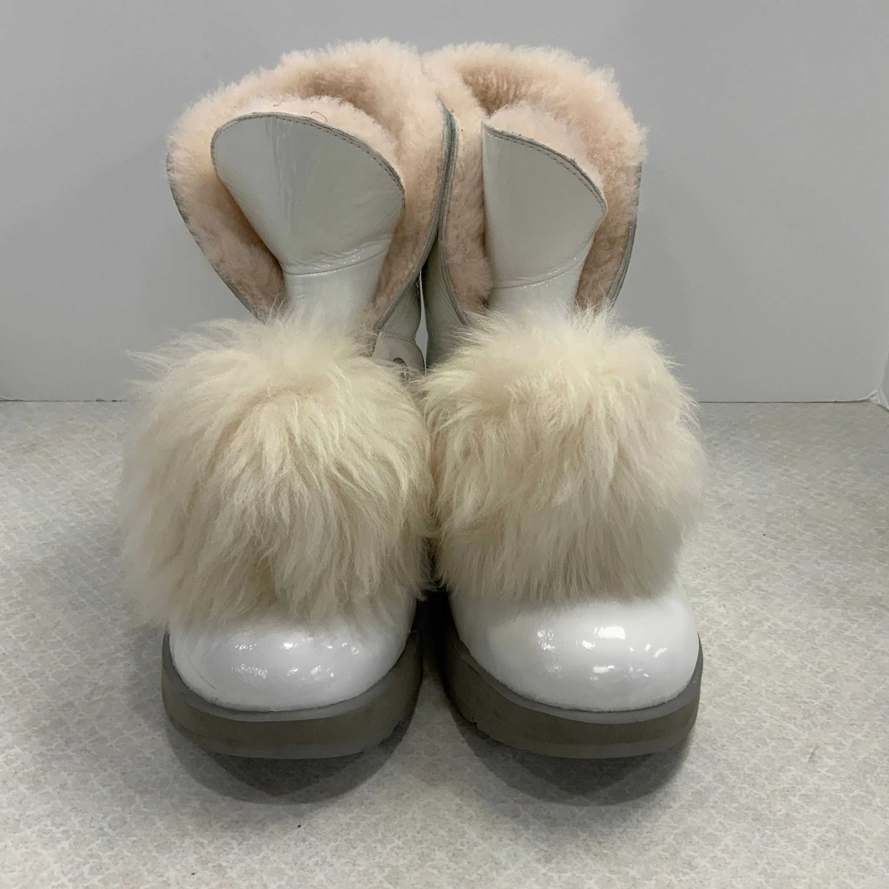 Boots Snow By Ugg In White, Size: 9