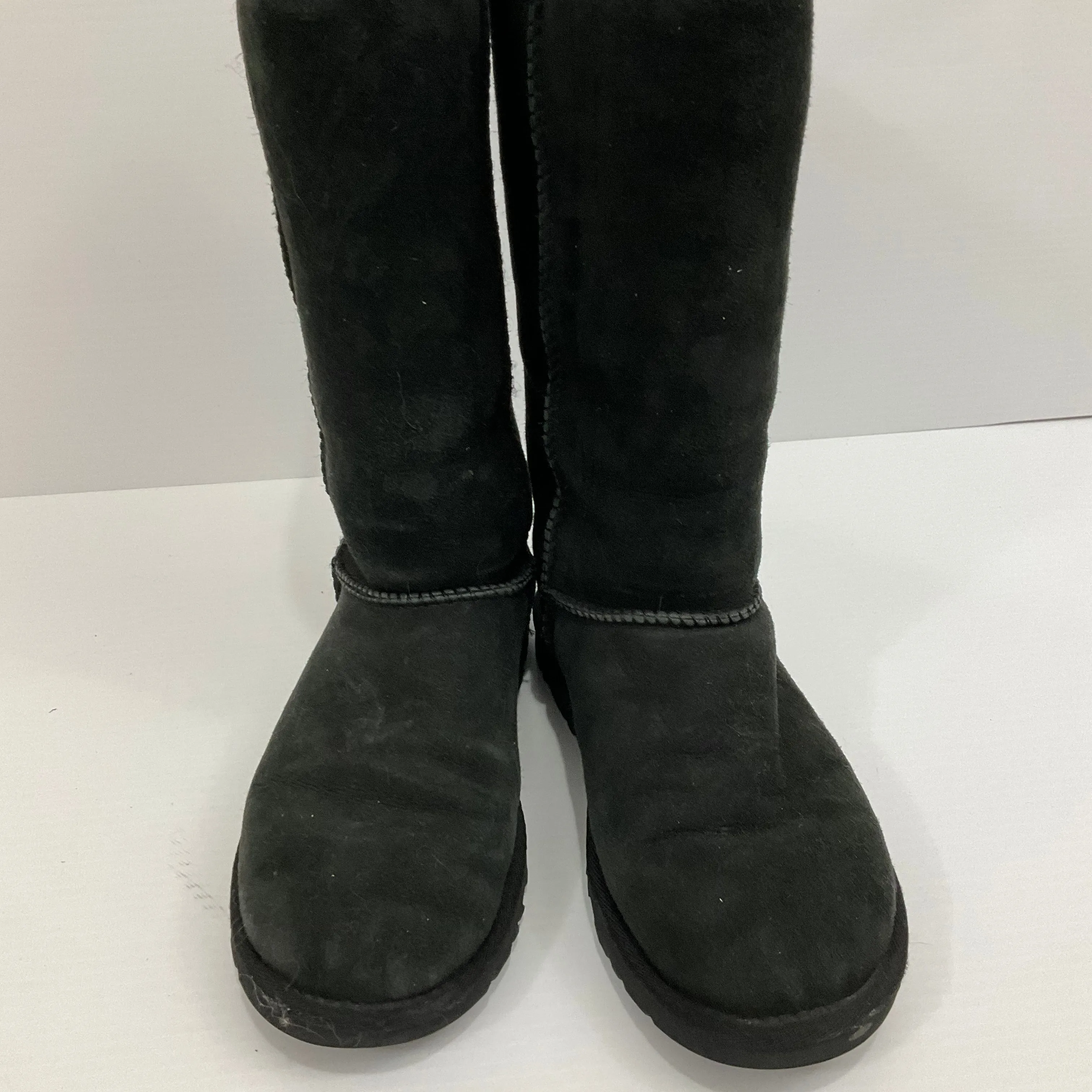 Boots Snow By Ugg  Size: 6