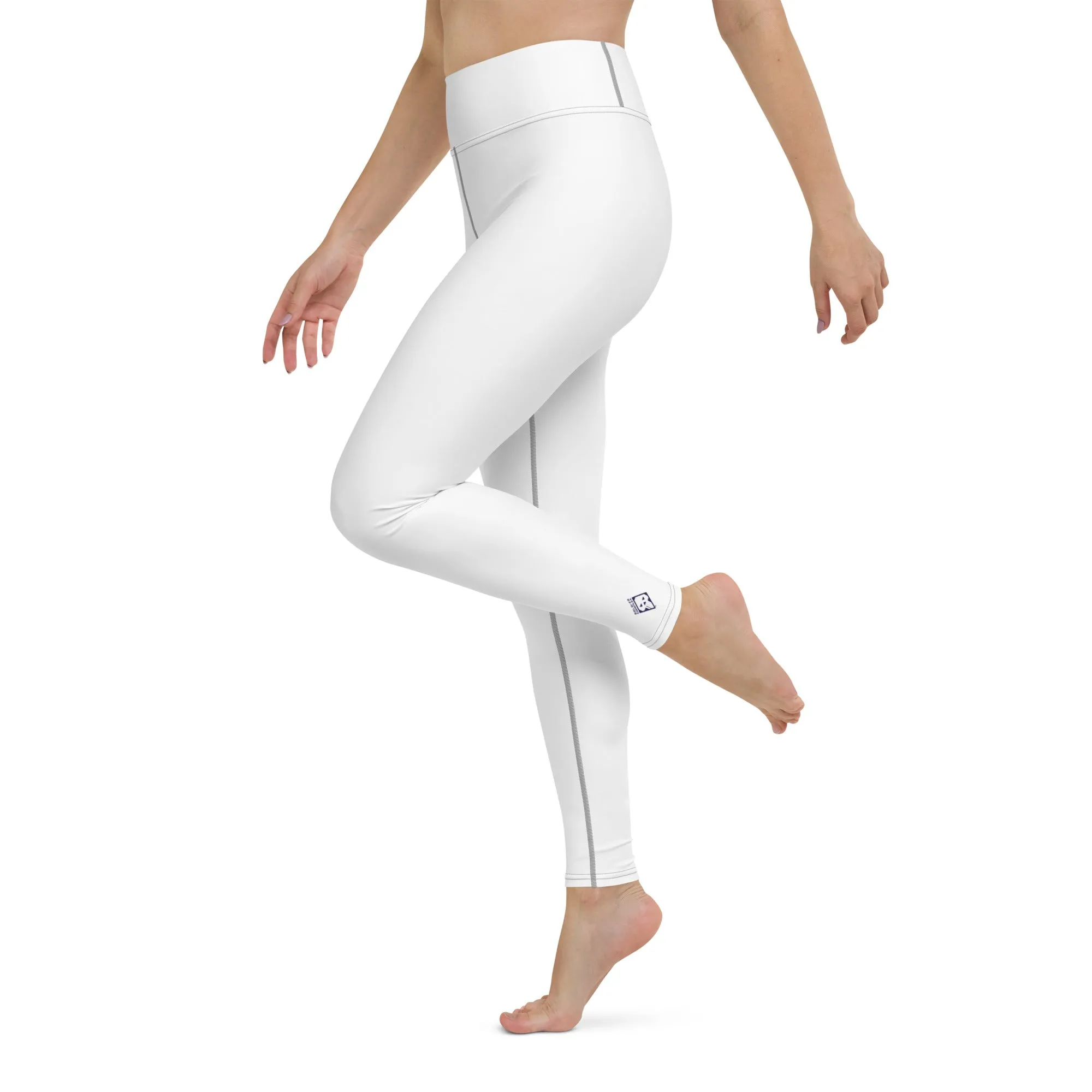 Chic Comfort: Women's Solid Color Workout Yoga Pants - Snow